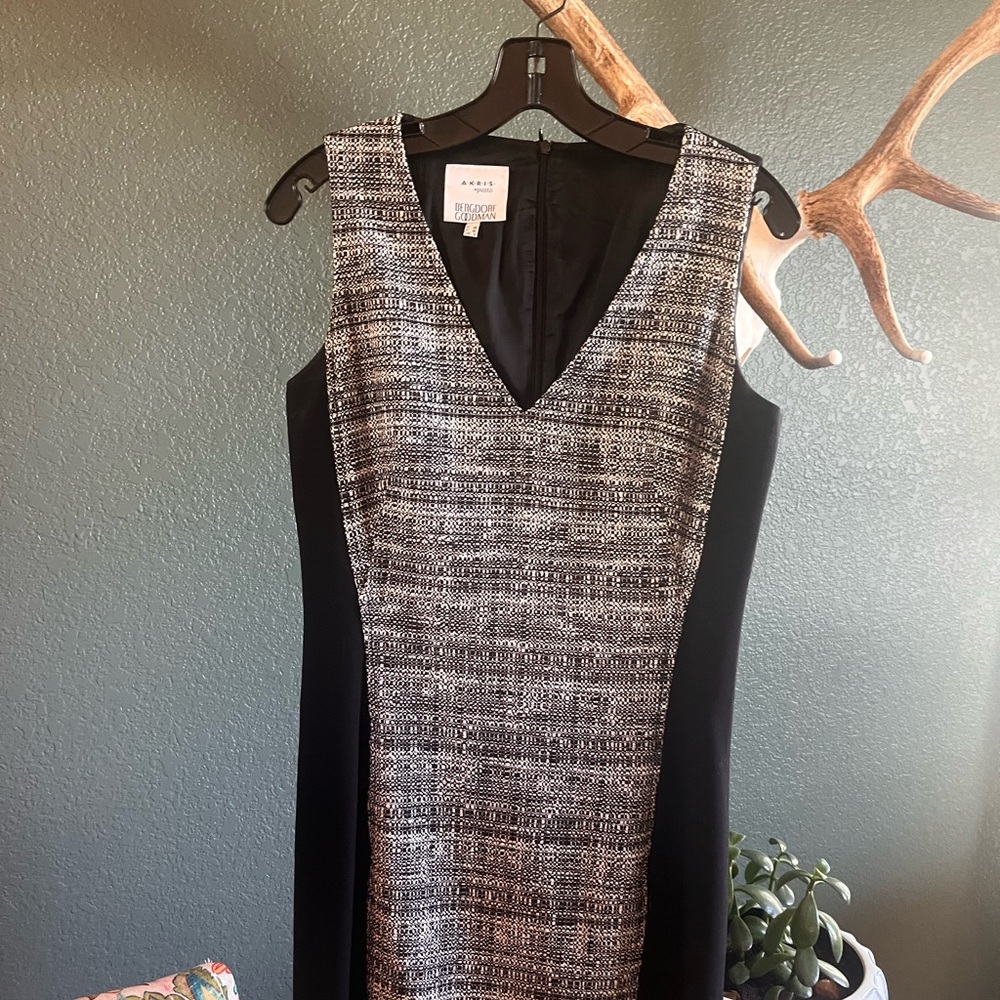 Akris Punto Black & Gray Tweed V‑Neck Sheath Dress
